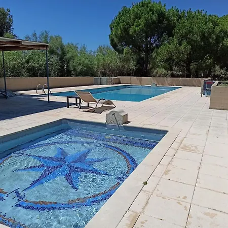 Holiday home Maisonnette Dans Mas Authentique Avec Piscine